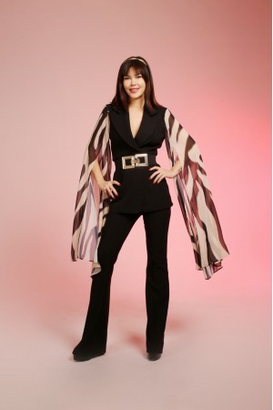 Mia Su Sultan Boss Suit